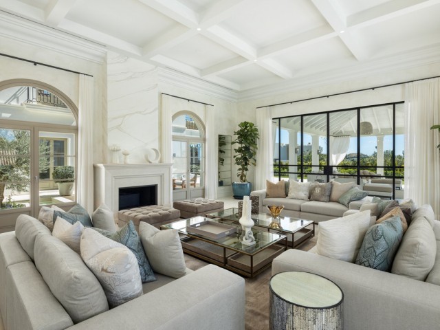 6 Bedrooms Villa in Nueva Andalucía