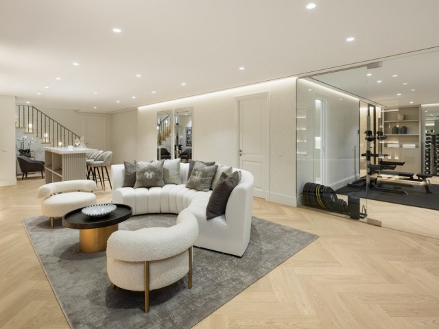 6 Bedrooms Villa in Nueva Andalucía