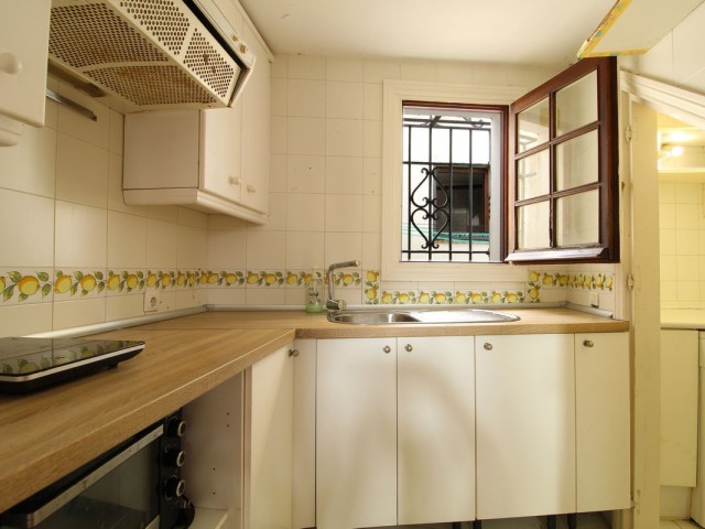 Maison mitoyenne avec 3 Chambres  à Guadalmina Baja