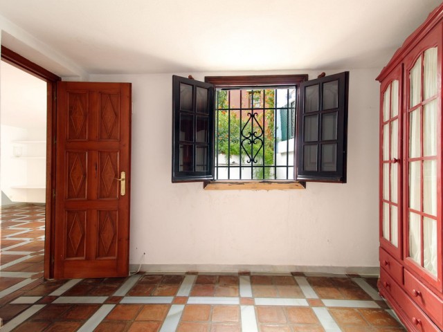 Maison mitoyenne avec 3 Chambres  à Guadalmina Baja