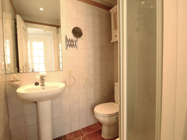 Maison mitoyenne avec 3 Chambres  à Guadalmina Baja