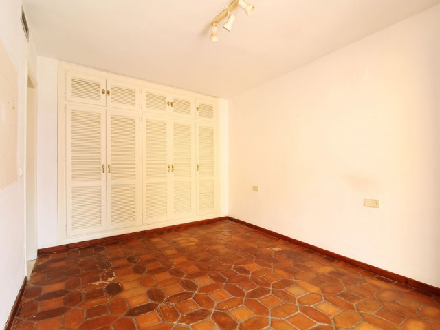 Maison mitoyenne avec 3 Chambres  à Guadalmina Baja