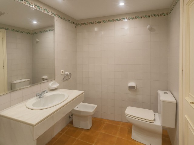 Maison mitoyenne avec 3 Chambres  à Guadalmina Baja