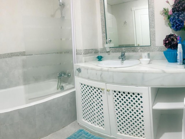 Apartamento con 2 Dormitorios  en Hacienda del Sol