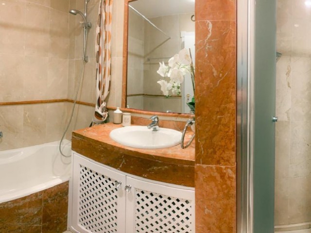 Apartamento con 2 Dormitorios  en Hacienda del Sol