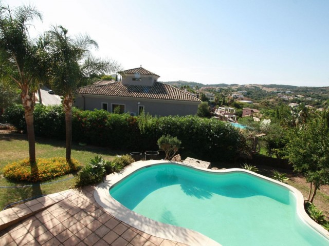 4 Bedrooms Villa in Sotogrande Alto