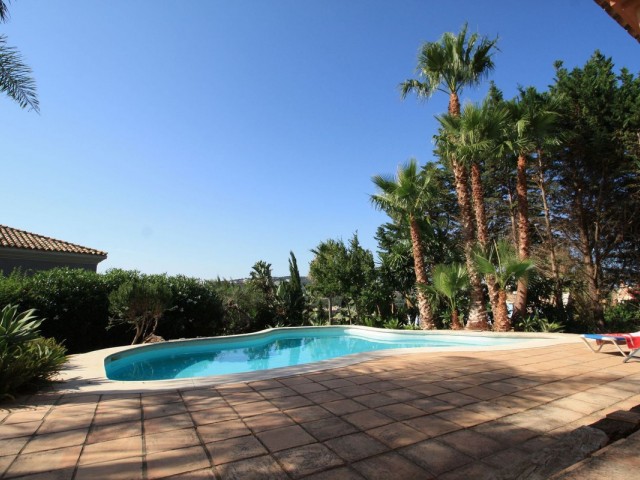 4 Bedrooms Villa in Sotogrande Alto