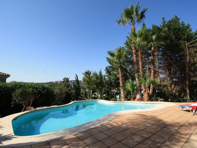 4 Bedrooms Villa in Sotogrande Alto