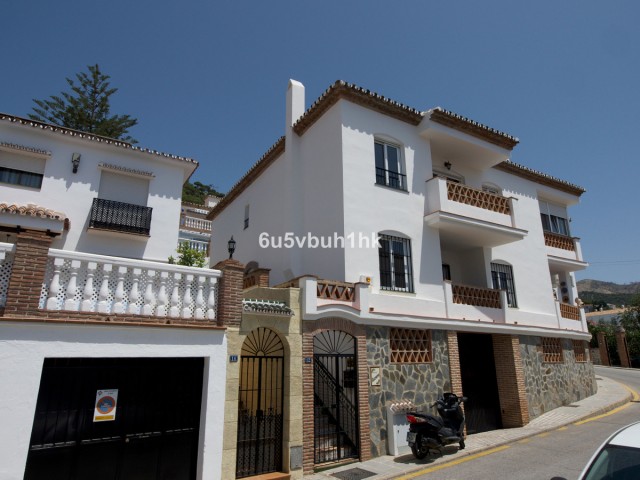 4 Bedrooms Villa in Mijas