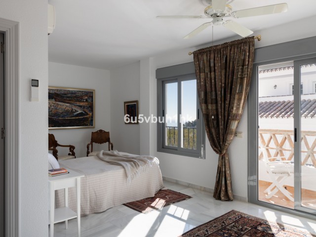 4 Bedrooms Villa in Mijas