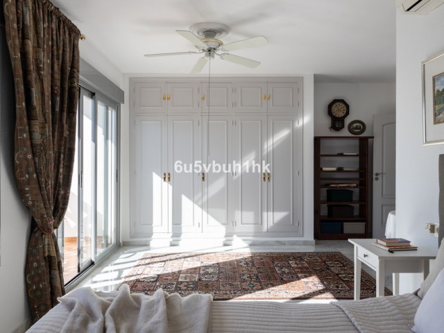 4 Bedrooms Villa in Mijas