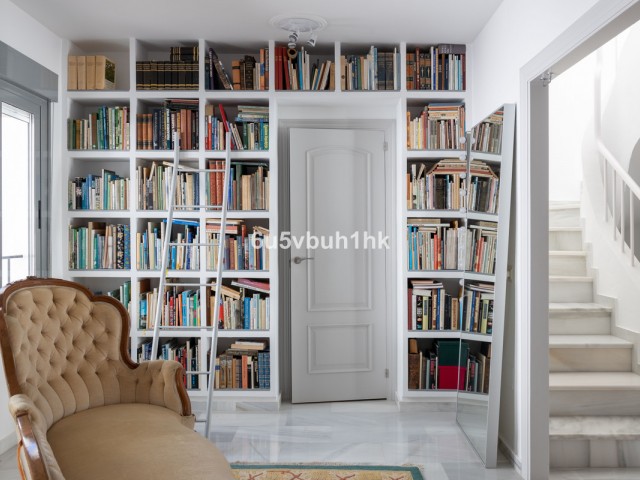 4 Bedrooms Villa in Mijas