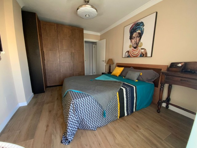 Apartamento con 2 Dormitorios  en Benalmadena Costa