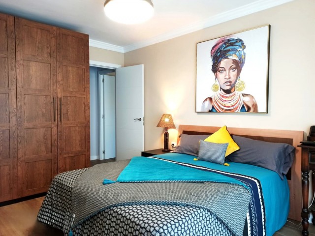 Apartamento con 2 Dormitorios  en Benalmadena Costa