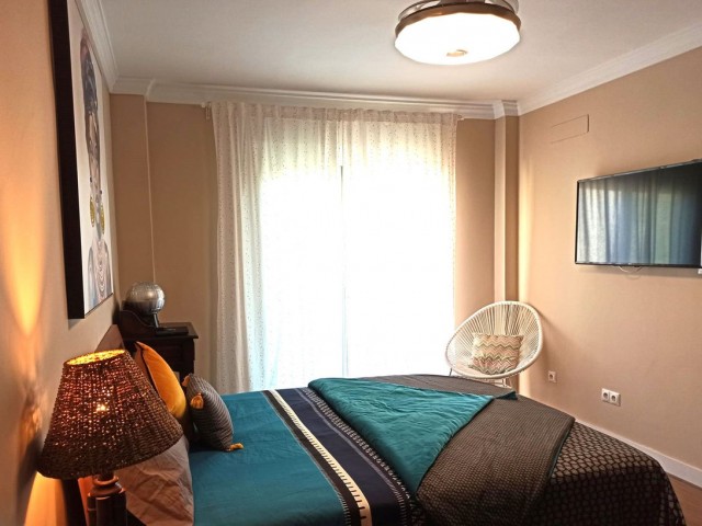 Apartamento con 2 Dormitorios  en Benalmadena Costa