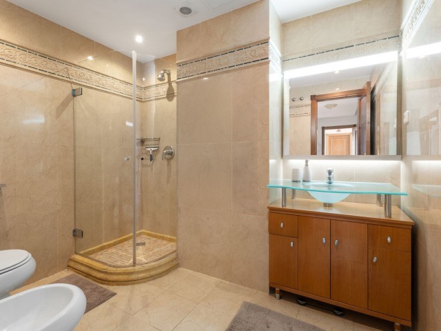Appartement avec 3 Chambres  à Marbella