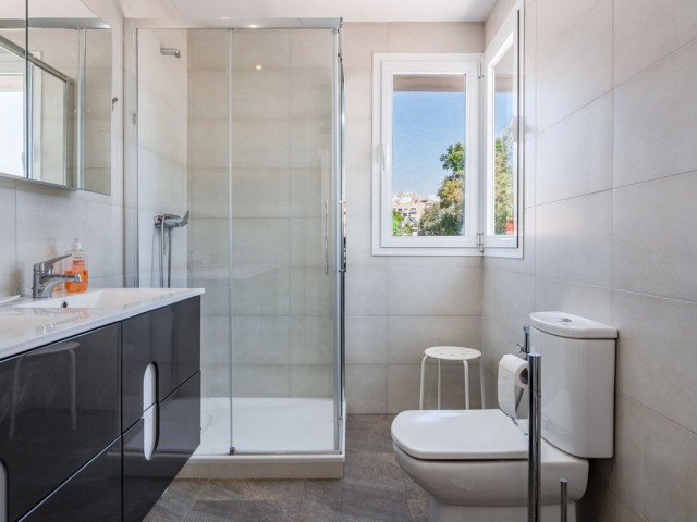 4 Bedrooms Villa in Marbella