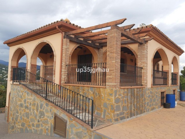 5 Makuuhuoneen Huvila Estepona