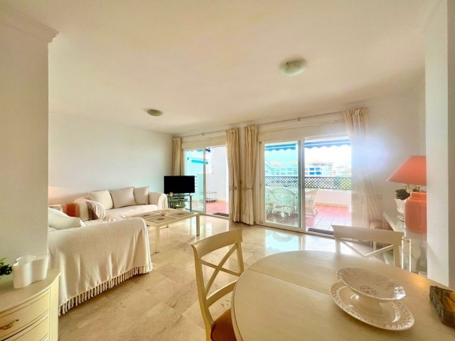 Apartamento con 3 Dormitorios  en Puerto Banús