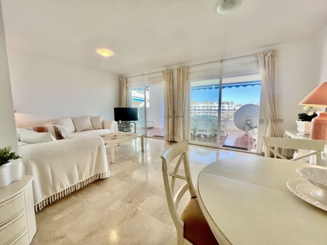 Apartamento con 3 Dormitorios  en Puerto Banús