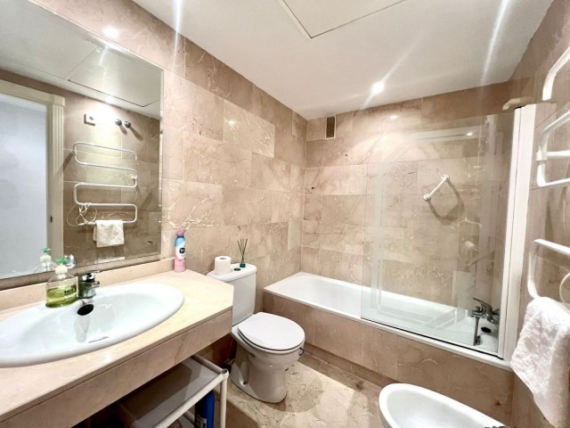 Apartamento con 3 Dormitorios  en Puerto Banús