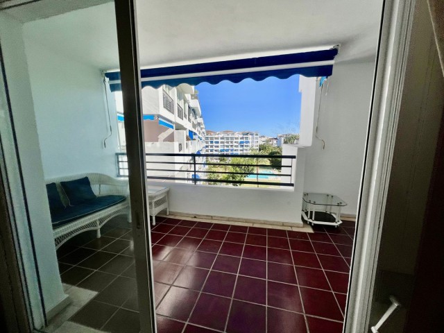 Apartamento con 3 Dormitorios  en Puerto Banús