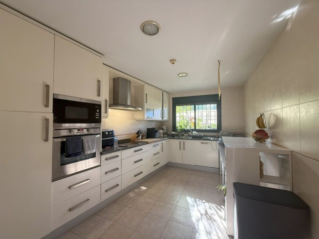 Adosado con 4 Dormitorios  en Atalaya