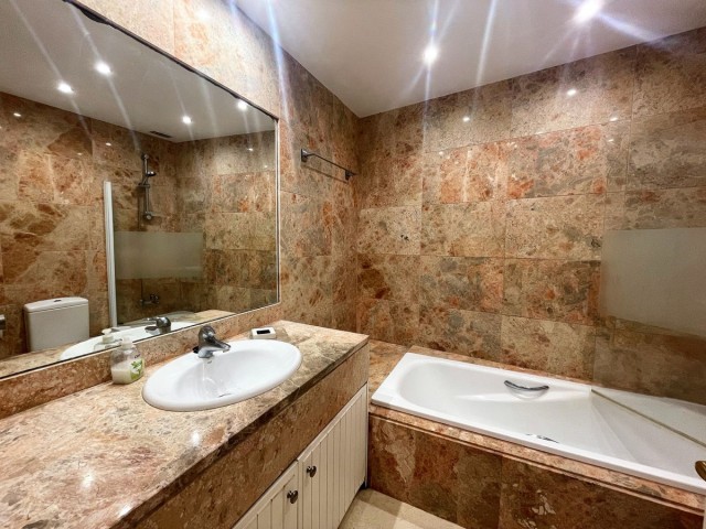 Adosado con 4 Dormitorios  en Atalaya