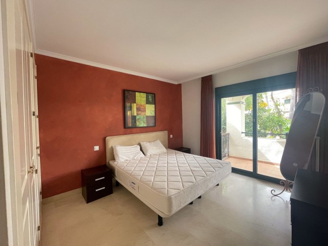 Adosado con 4 Dormitorios  en Atalaya