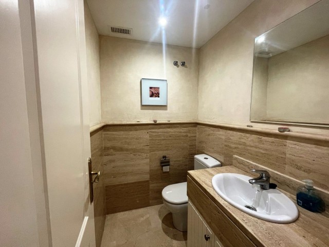 Adosado con 4 Dormitorios  en Atalaya