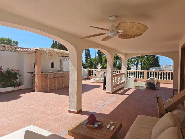 3 Bedrooms Villa in Nueva Andalucía