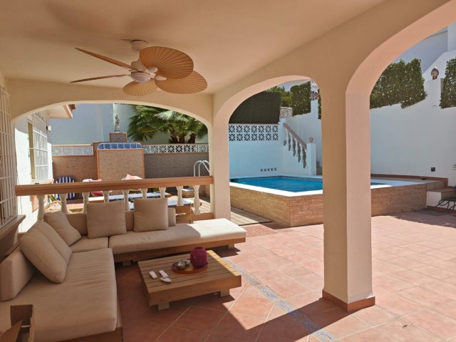 3 Bedrooms Villa in Nueva Andalucía