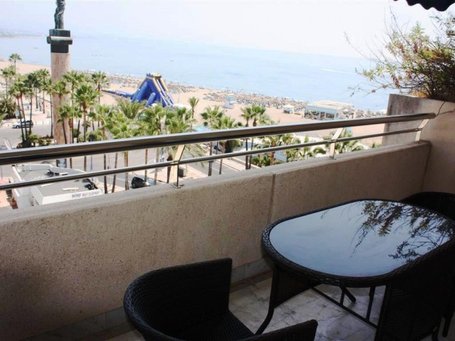 Apartamento con 3 Dormitorios  en Puerto Banús