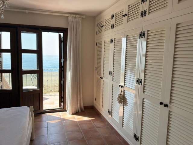 5 Makuuhuoneen Huvila Estepona
