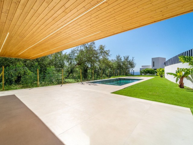 Villa con 4 Dormitorios  en La Capellania