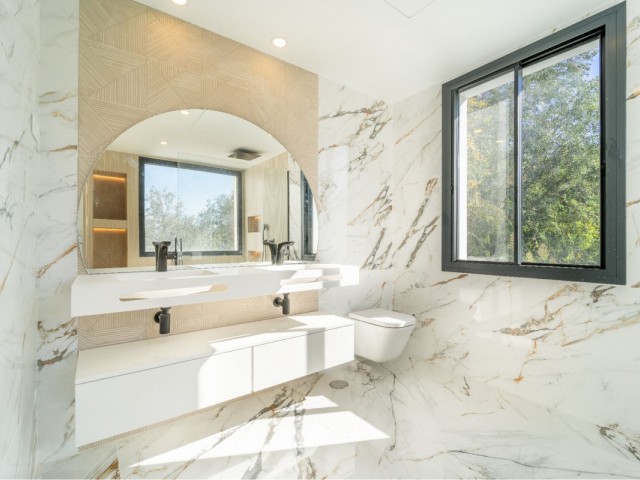 Villa con 4 Dormitorios  en La Capellania