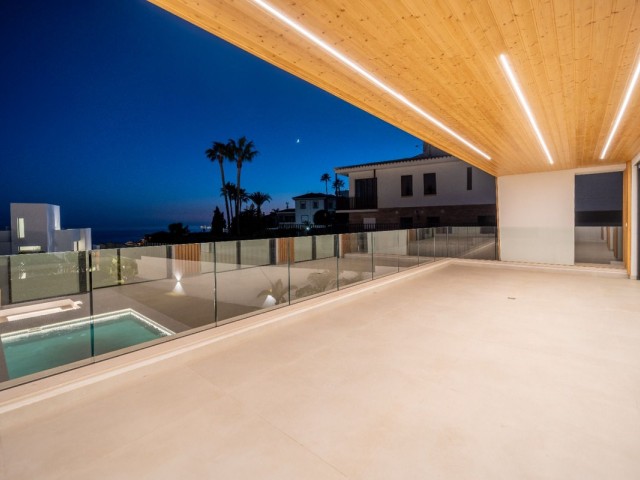 Villa con 4 Dormitorios  en La Capellania