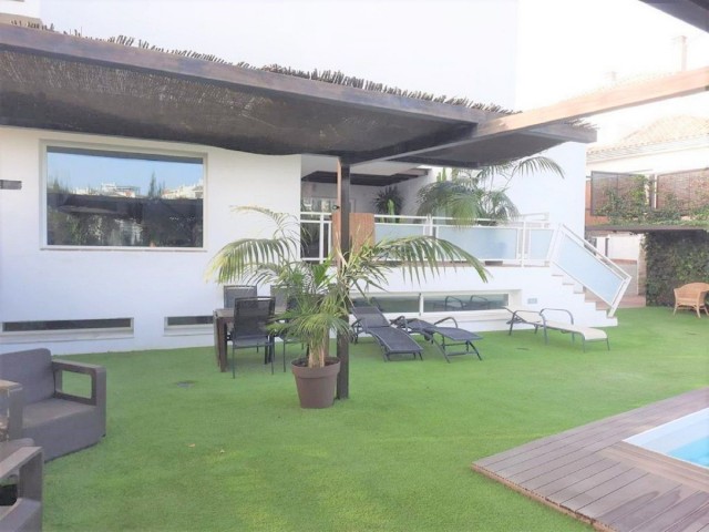 Villa, Cerros del Aguila, R4153921