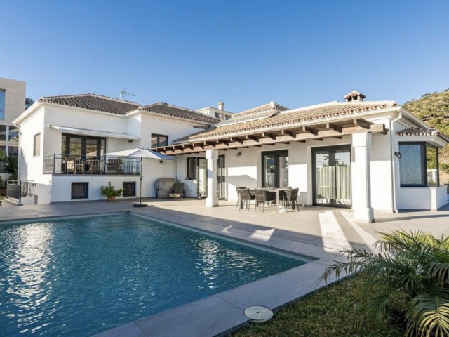 4 Soveroms Villa i Mijas