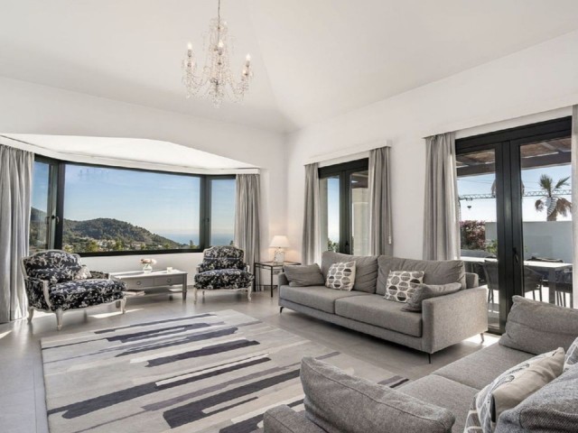 4 Soveroms Villa i Mijas