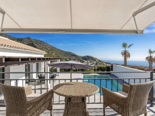4 Soveroms Villa i Mijas