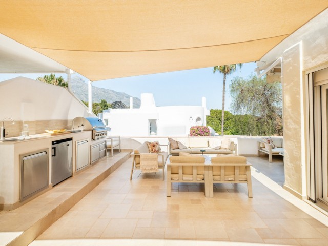 4 Bedrooms Townhouse in Nueva Andalucía