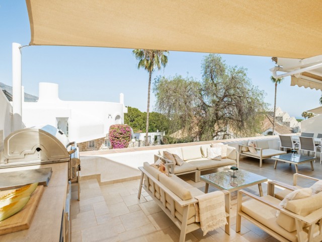 4 Bedrooms Townhouse in Nueva Andalucía