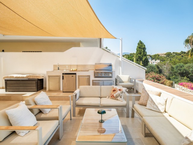4 Bedrooms Townhouse in Nueva Andalucía