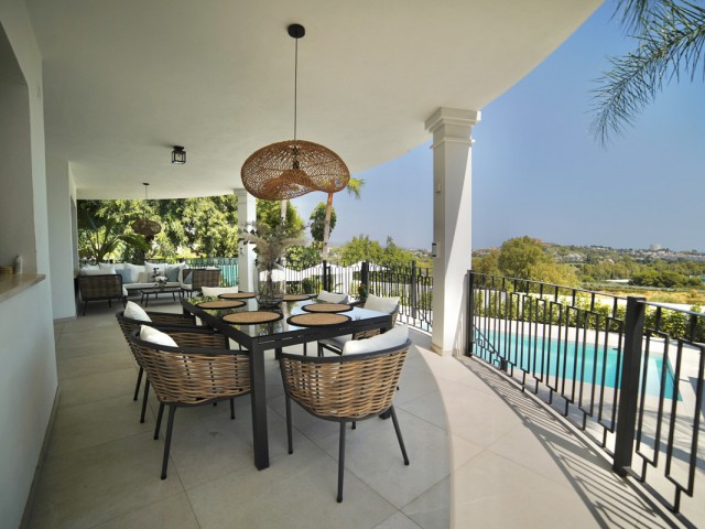 5 Makuuhuoneen Huvila La Quinta