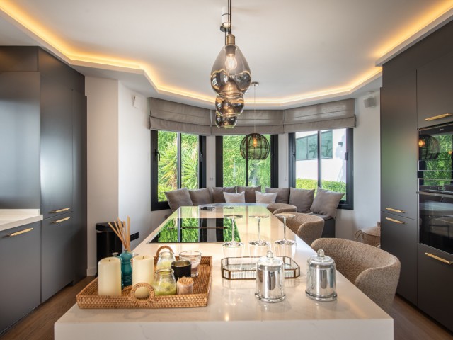 5 Makuuhuoneen Huvila La Quinta