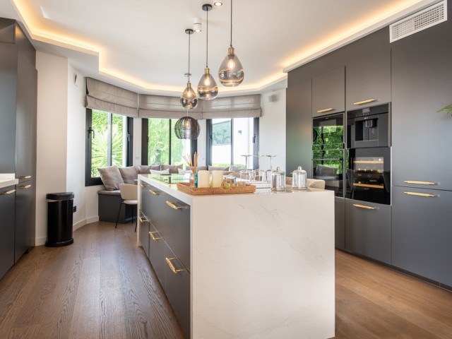 5 Makuuhuoneen Huvila La Quinta