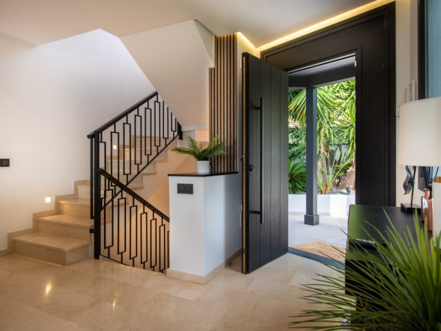 5 Makuuhuoneen Huvila La Quinta