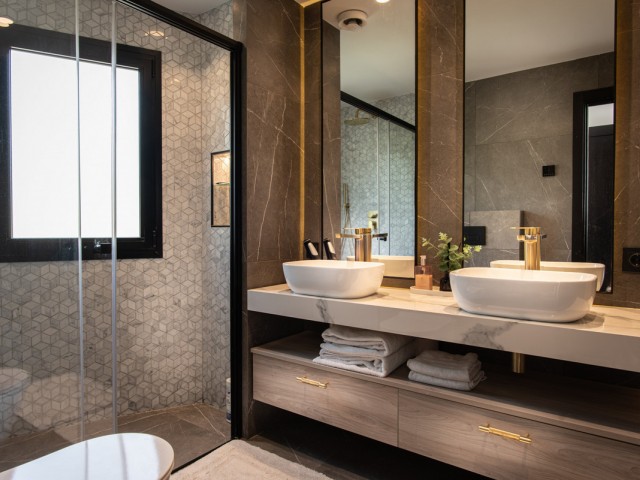 5 Makuuhuoneen Huvila La Quinta