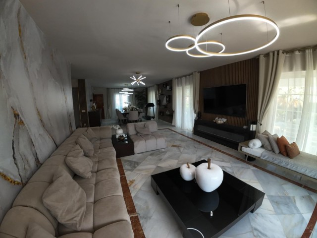 7 Bedrooms Villa in Guadalmina Alta